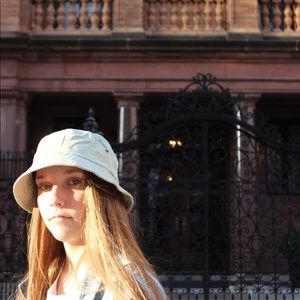 Meet your Posher, Jenna